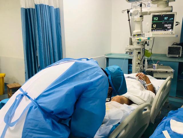 雷击天气如何应对,雷雨天气预防雷击正确的做法是