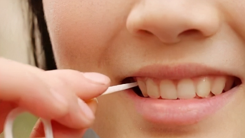 为什么用牙线时牙缝勾住牙线,细牙缝用圆牙线还是扁牙线