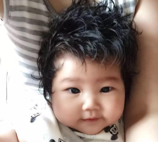 婴儿10个月剃头发技巧,宝宝满月剃头怎么讲究