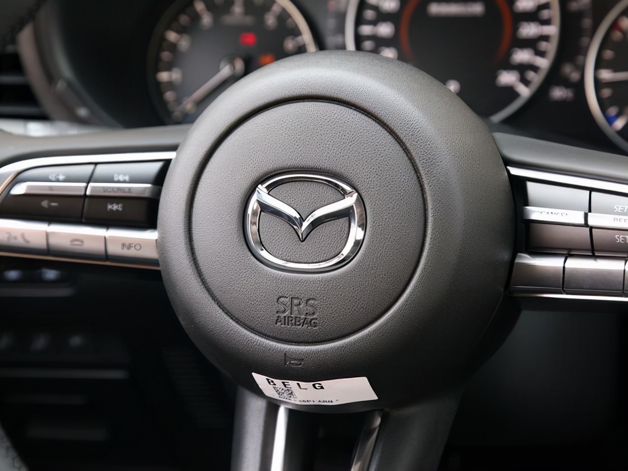 手机投屏到车载中控屏比例怎么调,手机mv怎样投屏到车载显示屏上