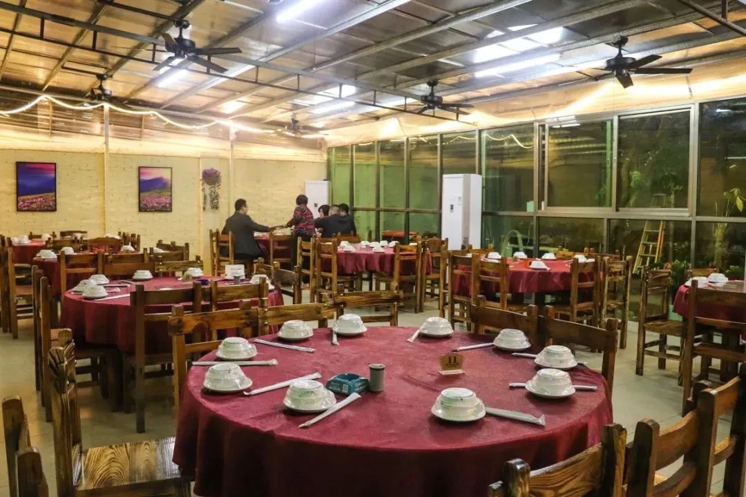 铜盘焗鸡的正宗做法,特色铜盘焗鸡