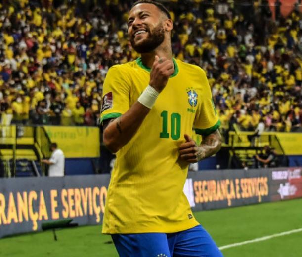 世预赛南美区积分榜,巴西第10胜,阿根廷1-0,3队只差1分争第3