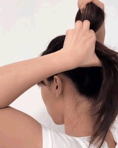 iu发型图片中短发,慵懒韩式低马尾丸子头iu