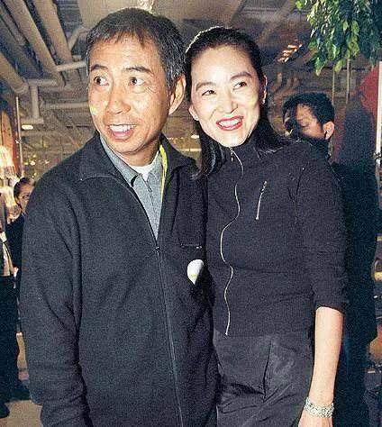 一代侠女插足秦汉婚姻,嫁豪门却独守空房,继女还深陷“*照门艳**”