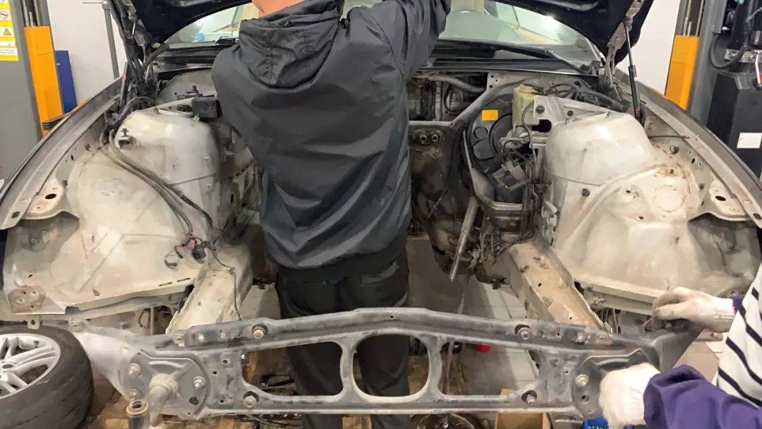 老宝马改装最新款,改装老款宝马