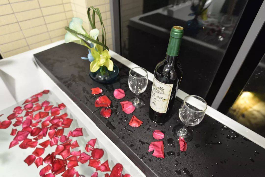 特享钜惠,享私家独立泡池,免费游览开心农庄获取片刻心灵的宁静