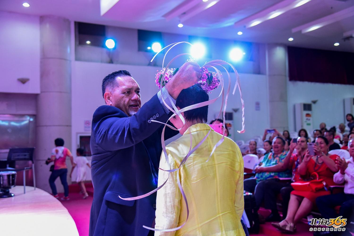 我在北海图书馆拍了一场特别的晚会，观众情不自禁跟着节奏动起来