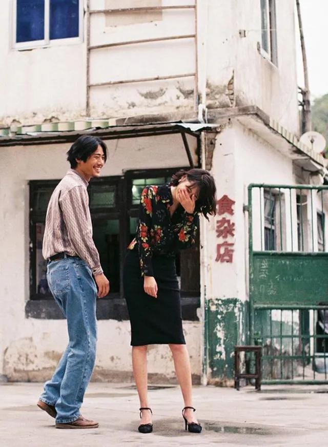 情侣必看！让人看了直呼好想谈恋爱的情侣穿搭和拍照技巧