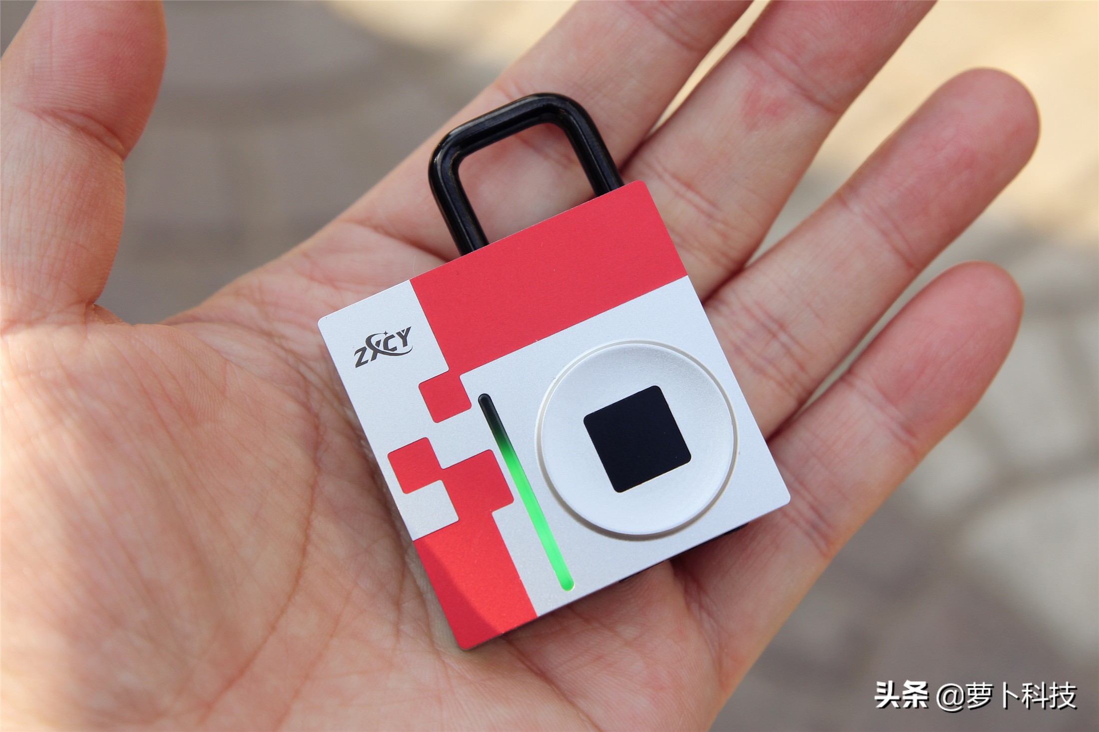 智能指纹挂锁评测,彩色智能指纹挂锁