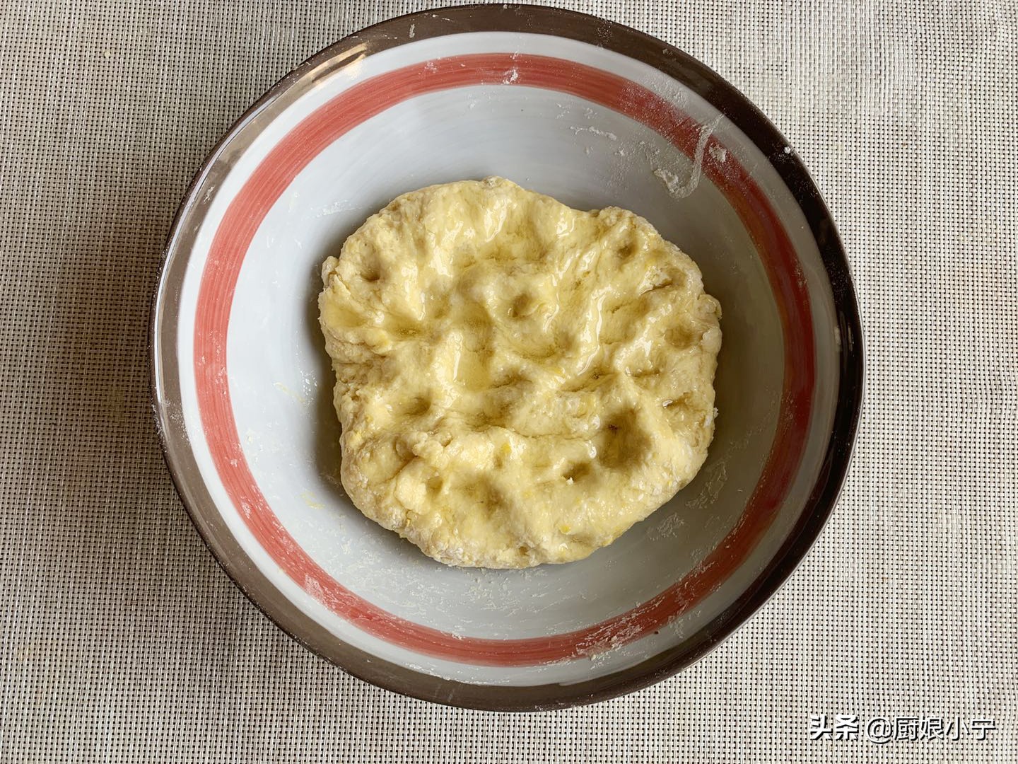 快速炸油条不醒面的方法和配方,油条不发面怎么炸出来又软又蓬松