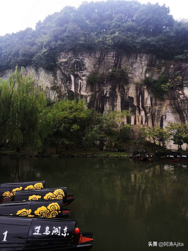 勿谓湖小，天在其中：绍兴东湖