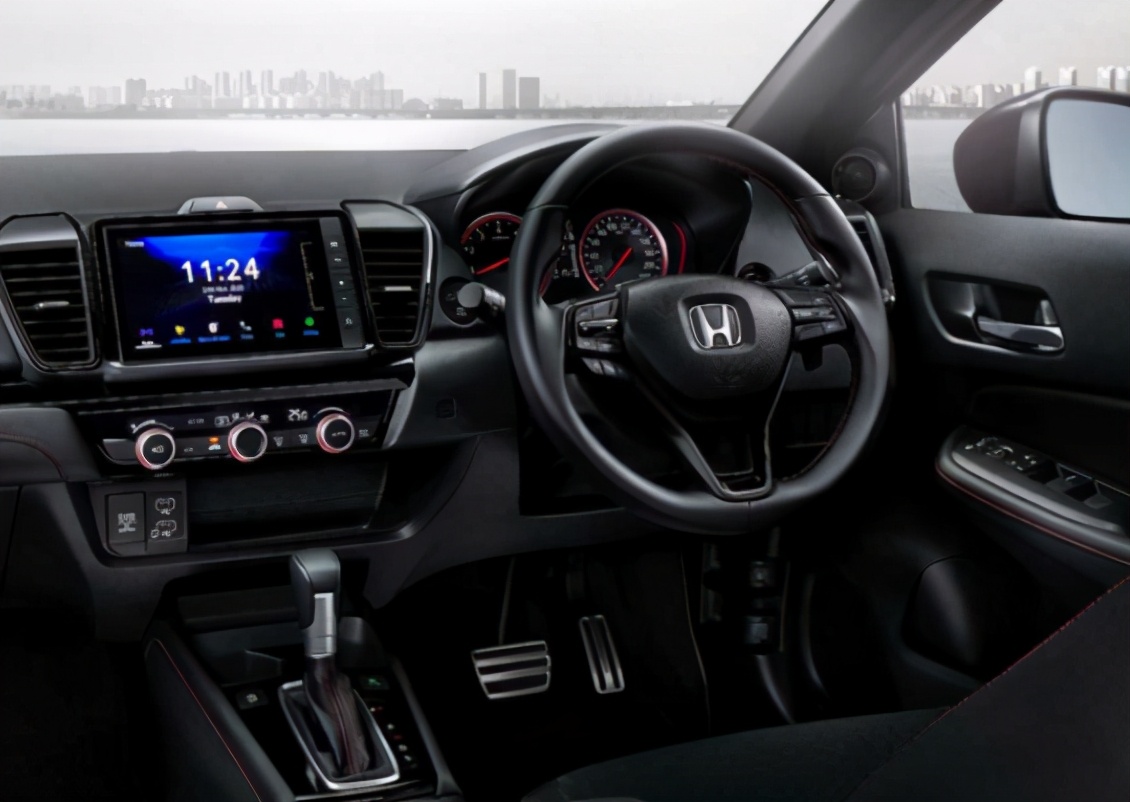 本田锋范2017款1.5lcvt豪华版,新本田锋范会换装四缸发动机吗