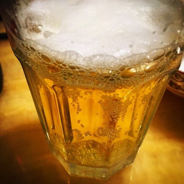 早上起来被自己眼睛吓到,眼周围的脂肪粒会自己消除