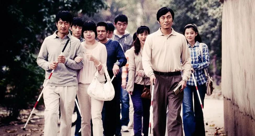 它拍出了盲人难以启齿的“性”,获奖无数,却连本钱都没有收回来