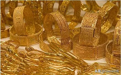 国外结婚戴黄金,外国人嫁给中国人带很多金饰