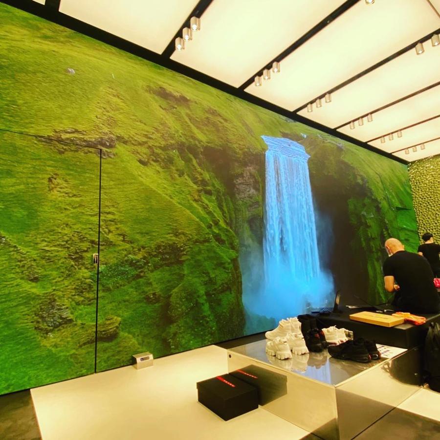 prada粉色改造,prada店铺设计可以给品牌带来什么