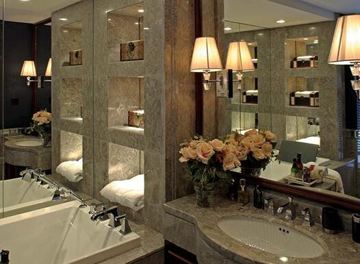 浴室镜前灯哪种更方便更换,浴室带镜子毛巾架安装高度