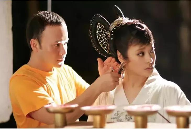 刘晓庆御用化妆师毛戈平化妆技巧,妆容不服帖和没用妆前乳有关系吗