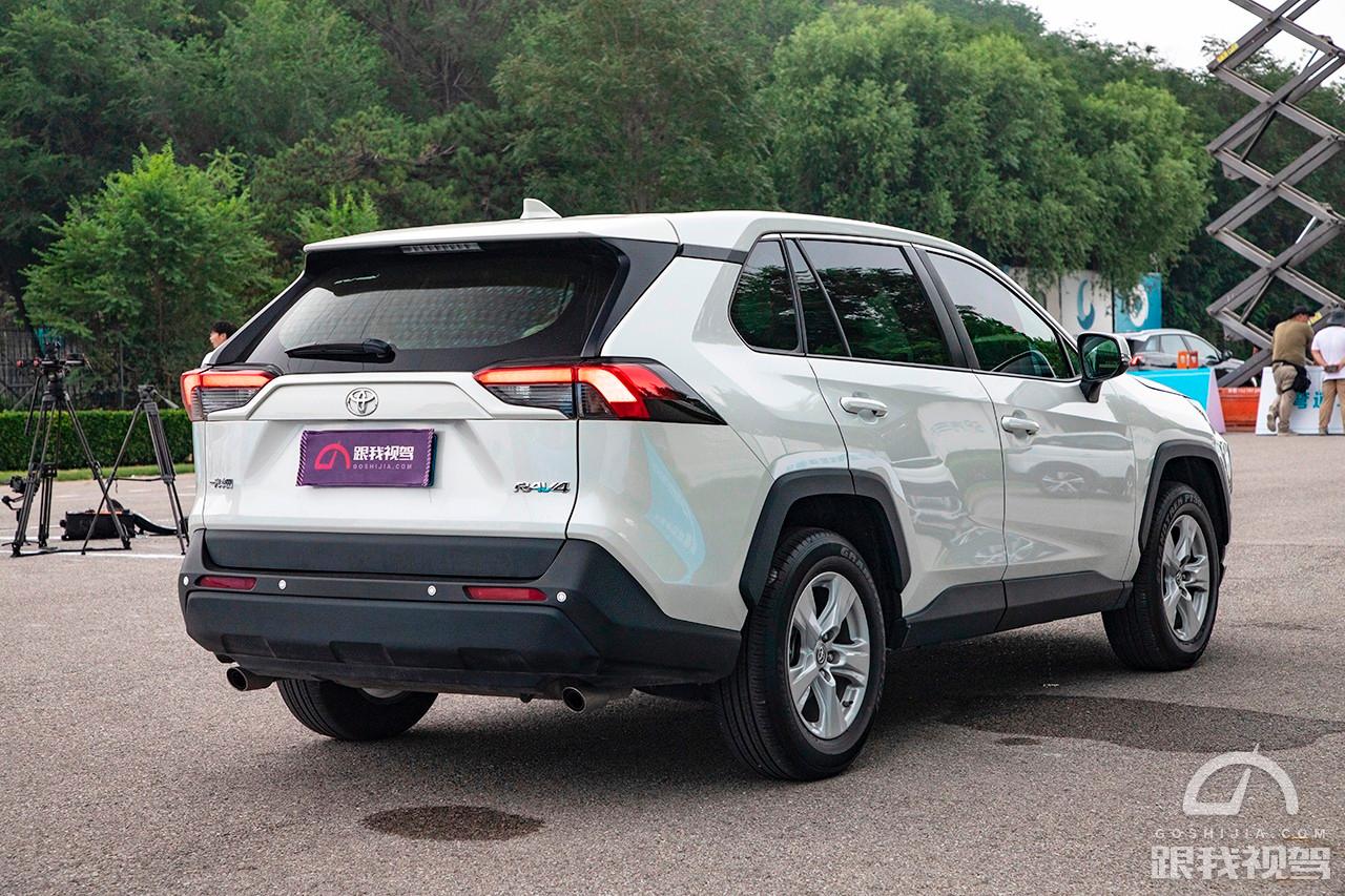 4008途岳荣放测试,rav4荣放对比标致4008