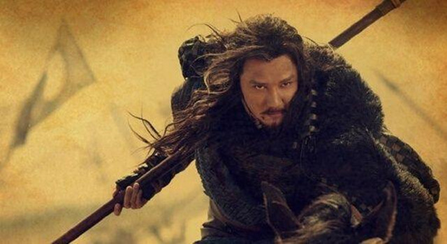 这个人前半生一事无成，后来迁了祖坟，立马飞黄腾达名扬天下