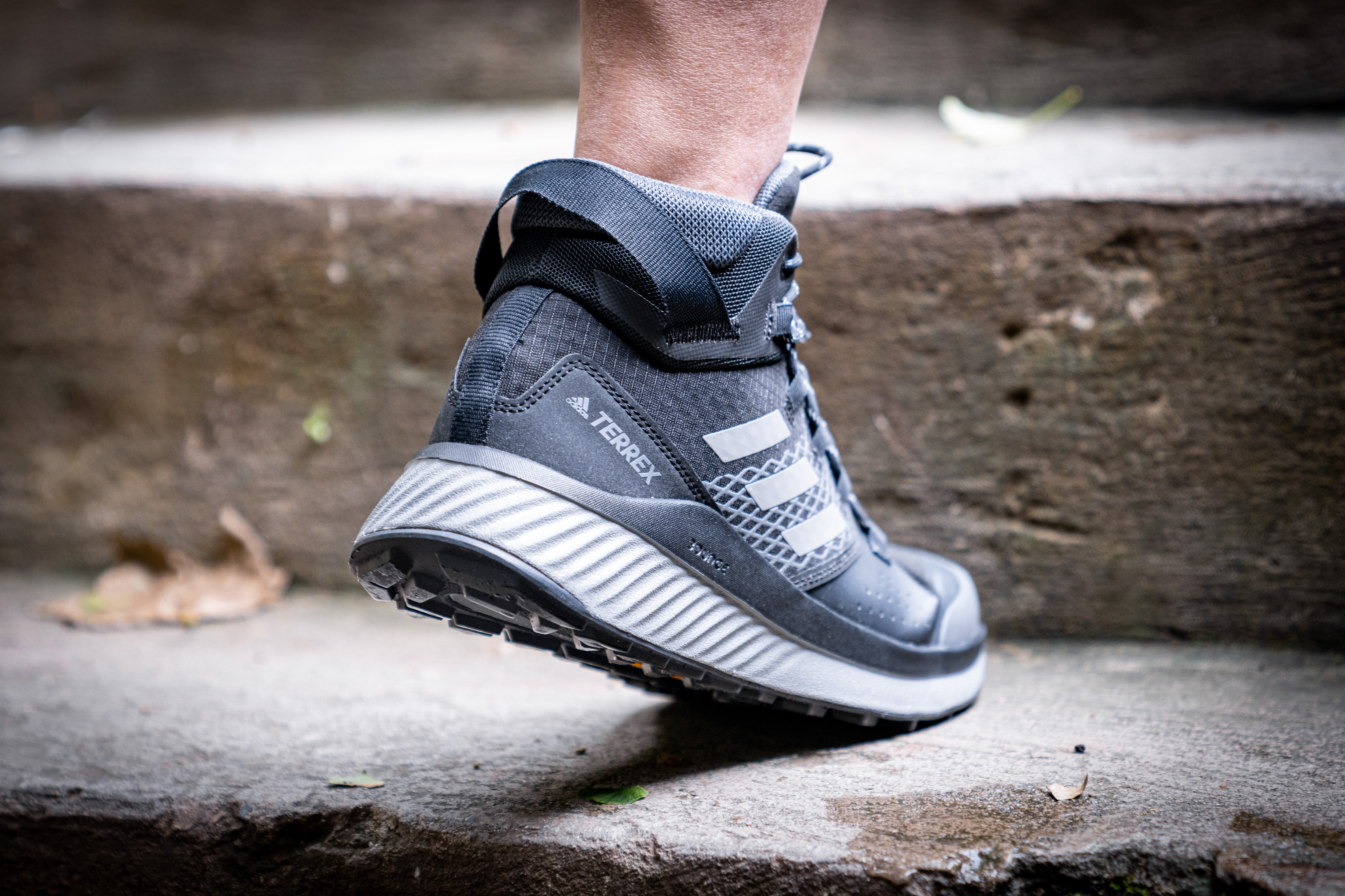 adidasterrex户外鞋卡其色,adidasterrex户外跑鞋评测