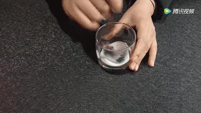 鞋子脏了用什么刷得最干净,鞋子怎么刷才干净方便