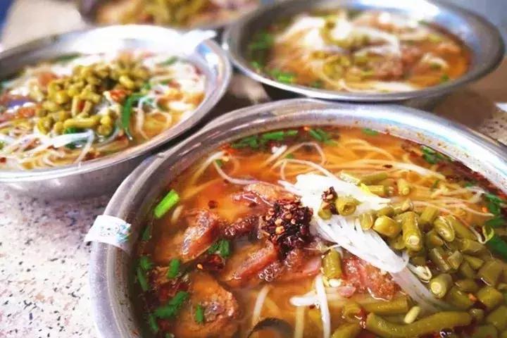 一碗螺蛳粉都吃不完,柳州一天一夜螺蛳粉逛吃攻略