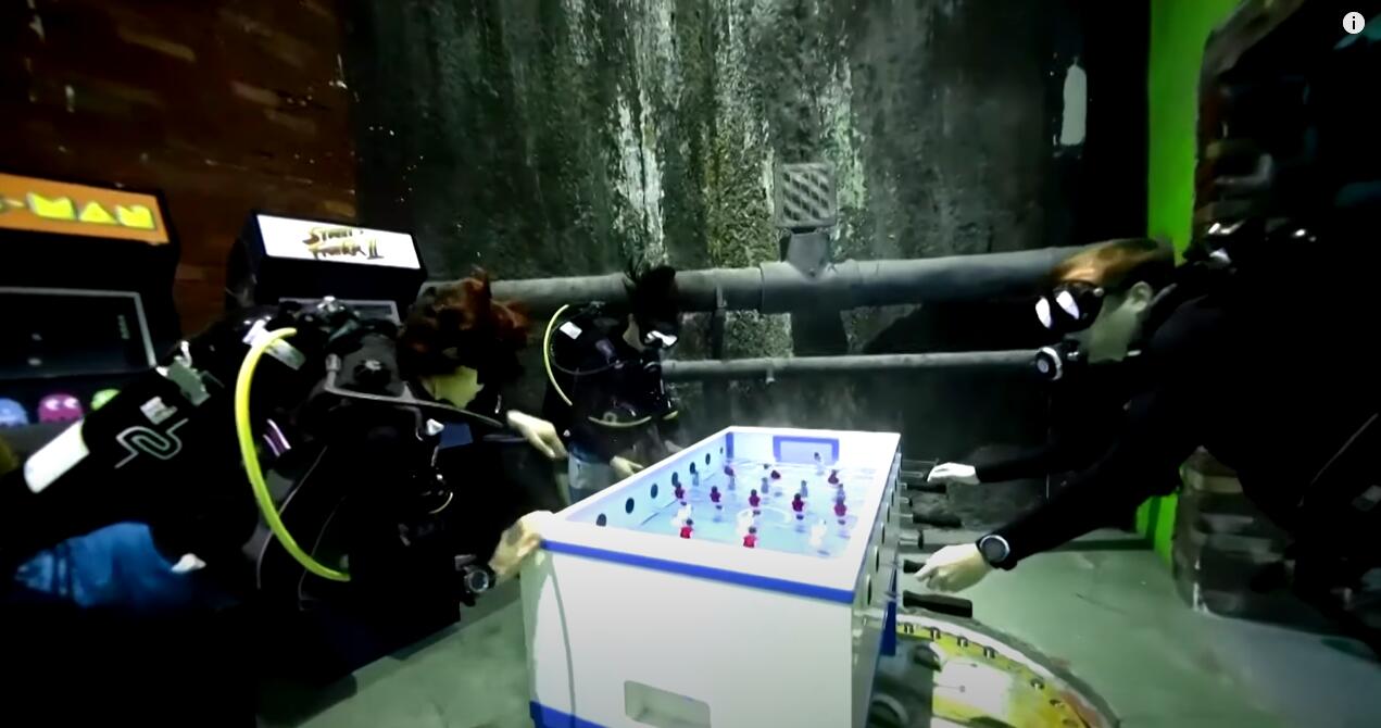 让人灵魂颤抖的游泳池，谁给你勇气往下跳？