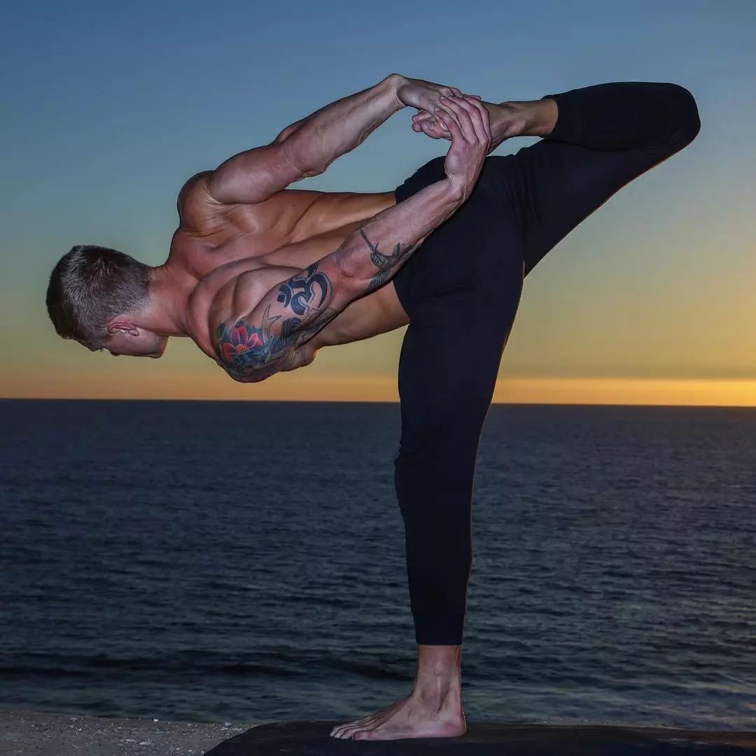 50-60岁男士练瑜伽,男士练瑜伽的好处有哪些