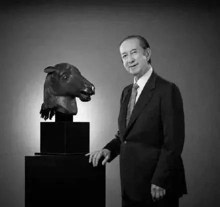 “不仅余额不能提现，就连我寄存的鞋子也无法出售了...”