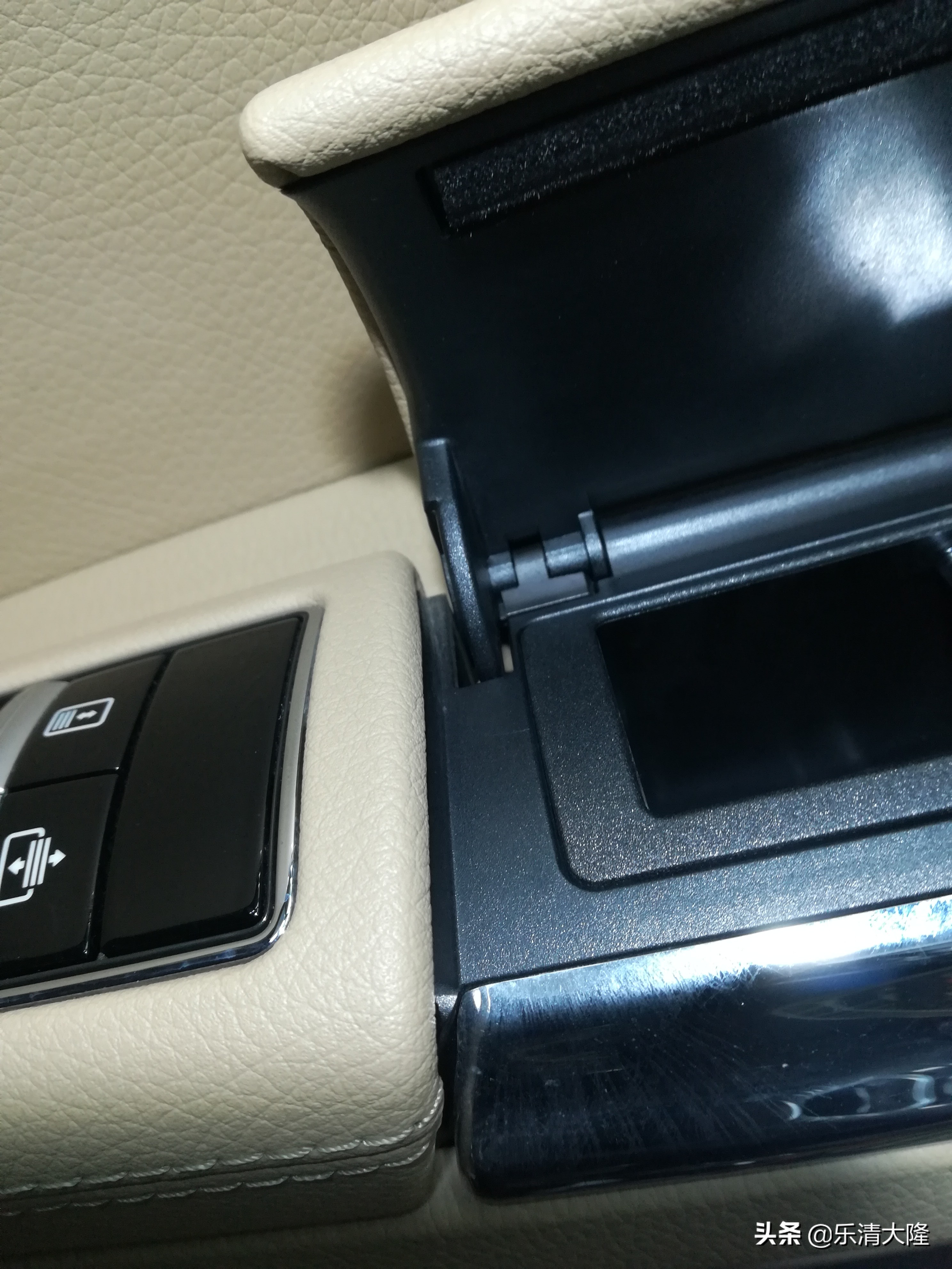 奔驰s350门边镀铬条,奔驰s350座椅清洗翻新