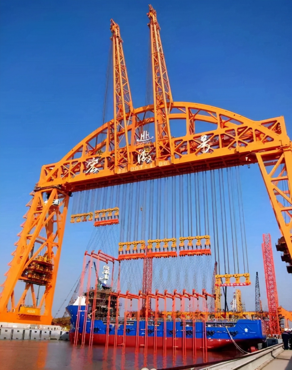 为什么龙门吊只有中国造,中国的龙门吊可以吊多重