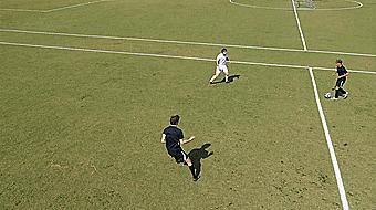 十个足球比赛常用过人教学,球场上的经典技巧大家都学一学吧