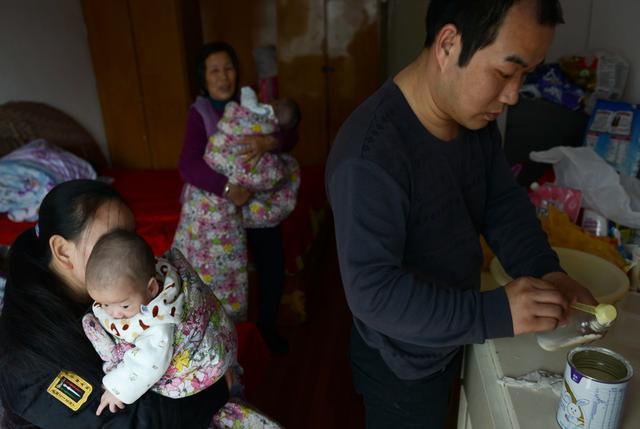 正确避开冲奶粉的3个错误,冲奶粉给宝宝容易犯错误