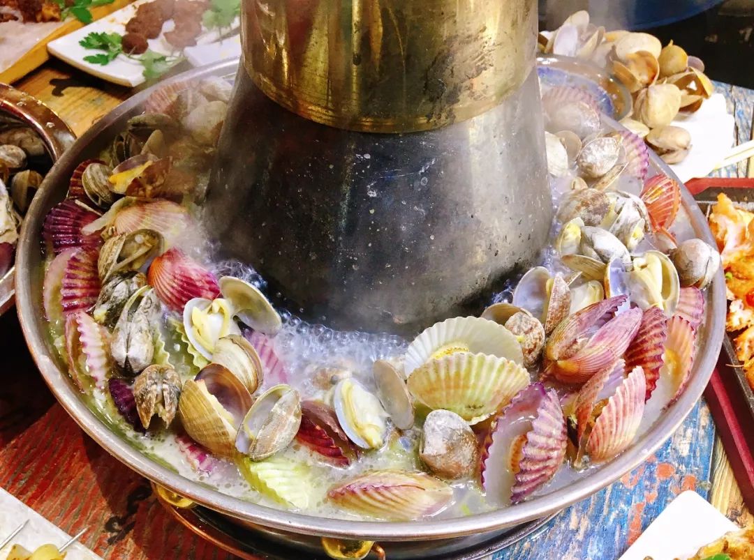 专注烤羊肉串三十年,自助烤串铜火锅