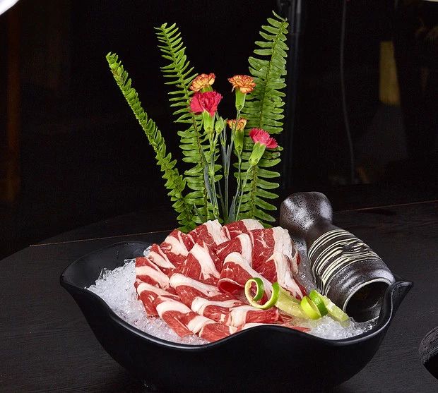 火锅还能喝汤？！征服无数街坊的火锅届黑马，十万份肥牛免费送！