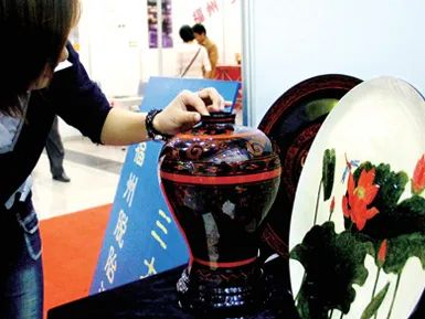 纯手工漆器精美绝伦引赞叹,明清闽作脱胎漆器