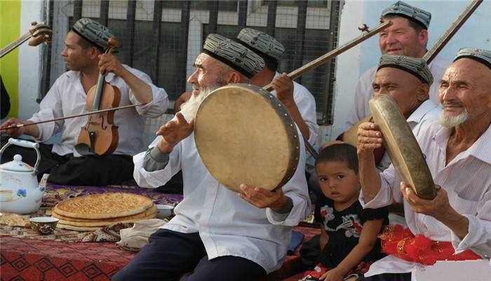 维族姑娘为什么那么漂亮,为什么维族美女多