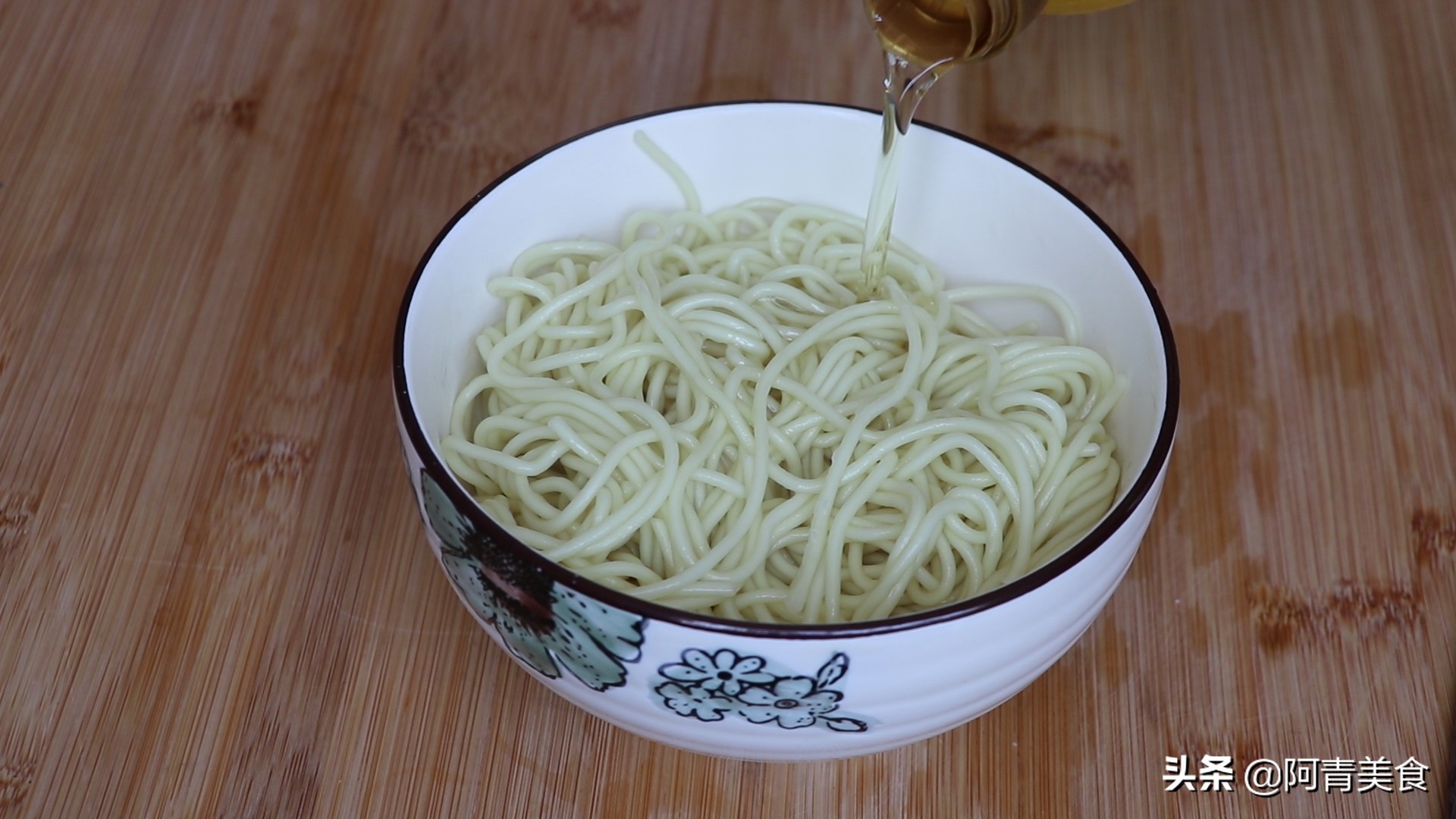 热干面在家自己调料,正宗热干面做法与配菜