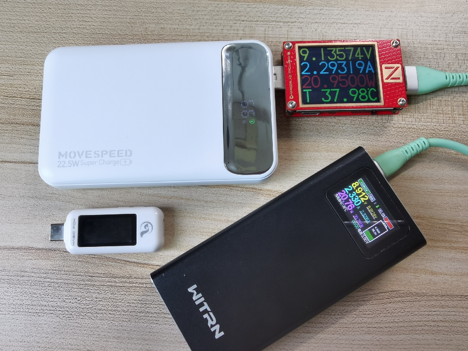 磁吸充电宝实测无线充最新款,无线磁吸快充充电宝测评