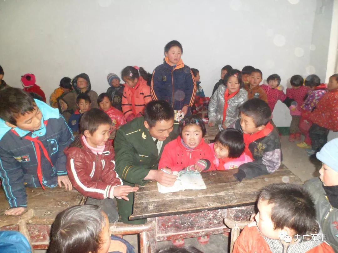 这个邓州籍*警武**小伙因人如其名,被央媒这样报道...