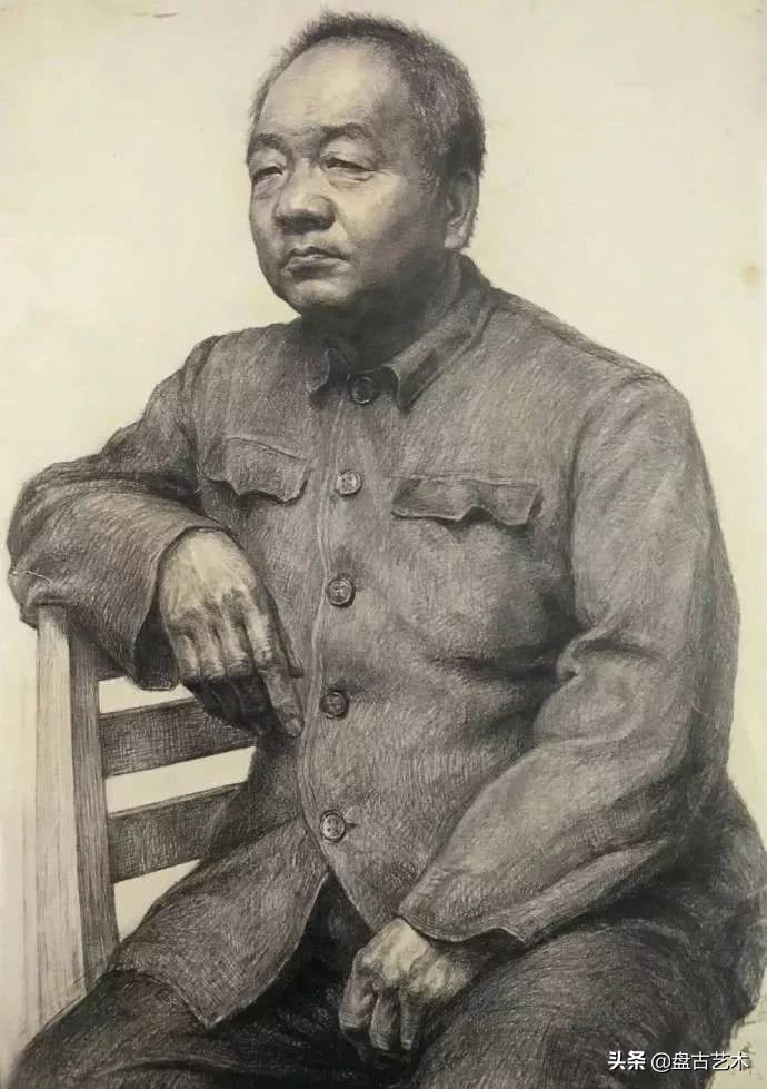 怎样画素描带手半身像才有美感——盘古文化艺术