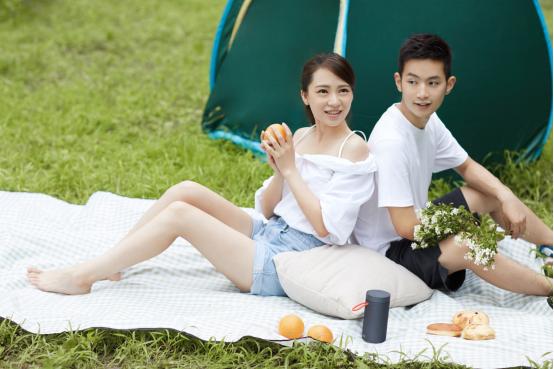 小米发布户外行走携带音箱,360度环绕声,大音量,只要199块钱