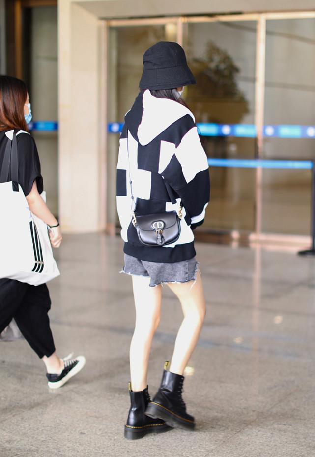 赵丽颖私服穿搭很高级,赵丽颖穿搭同款衣服