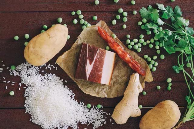 一锅出的饭,一锅出糯米锅巴