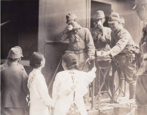 侵华日军喝马桶里的水，有几分可信？从马桶历史来分析