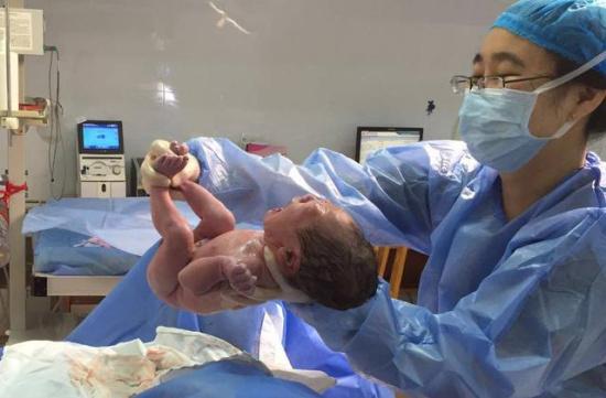 剖腹产和顺产哪个好小孩聪明,剖腹产和顺产的孩子谁聪明