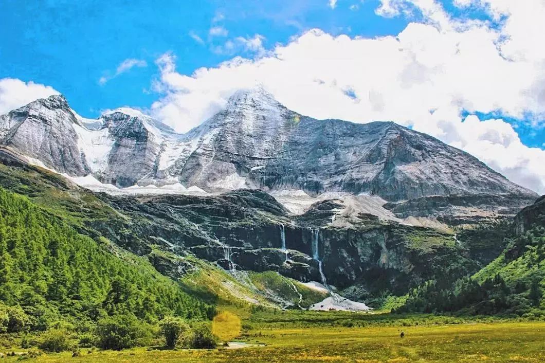 稻城亚丁白云,稻城亚丁风景没有想象中的那么美