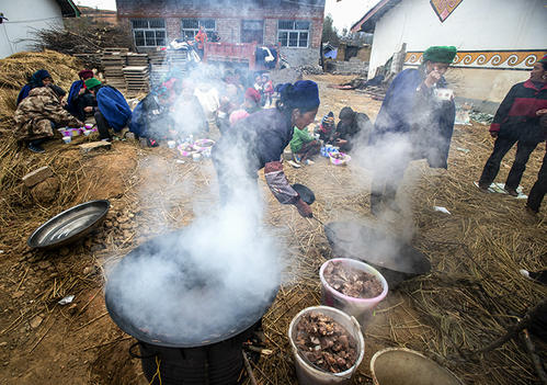 远方朋友欢迎你到壮乡来壮语,远方的客人请来吃杀猪饭