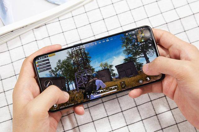 手机刷新率和采样率哪个更重要,刷新率和采样率区别